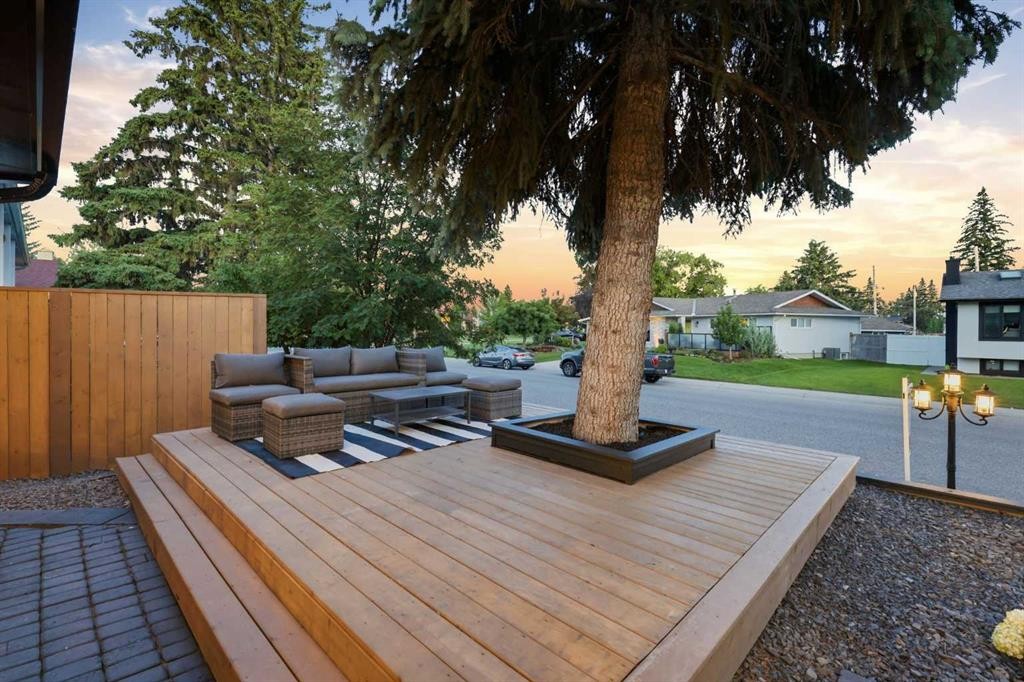 928 120 Avenue Se, Calgary, AB - Outdoor With Deck Patio Veranda