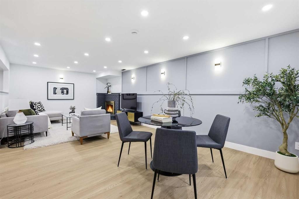 928 120 Avenue Se, Calgary, AB - Indoor Photo Showing Dining Room