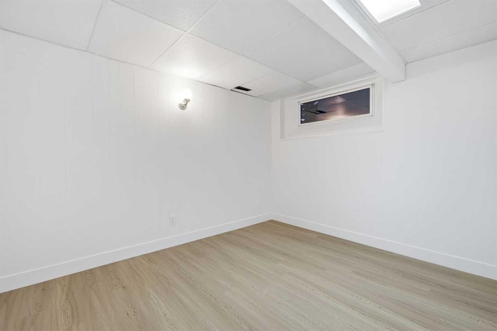 928 120 Avenue Se, Calgary, AB - Indoor Photo Showing Other Room