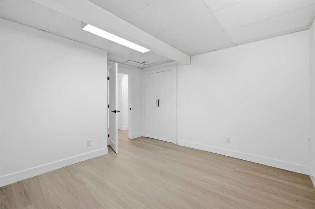 928 120 Avenue Se, Calgary, AB - Indoor Photo Showing Other Room