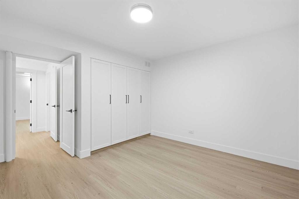928 120 Avenue Se, Calgary, AB - Indoor Photo Showing Other Room