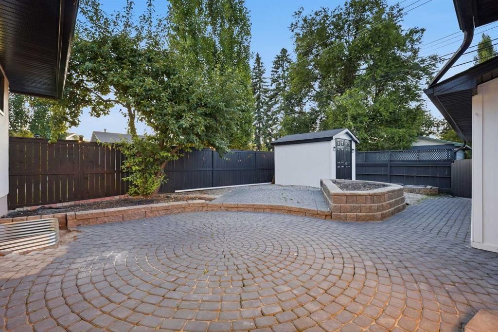 928 120 Avenue Se, Calgary, AB - Outdoor