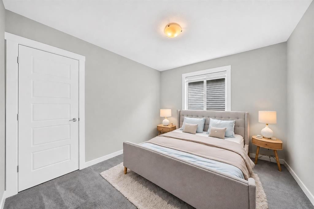 137 Creekside Way Sw, Calgary, AB - Indoor Photo Showing Bedroom