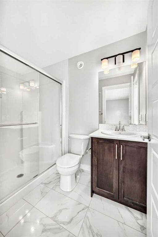 137 Creekside Way Sw, Calgary, AB - Indoor Photo Showing Bathroom