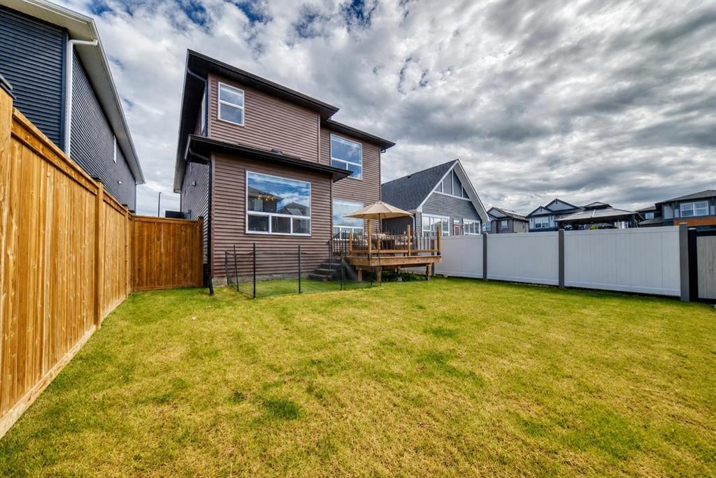 137 Creekside Way Sw, Calgary, AB - Outdoor