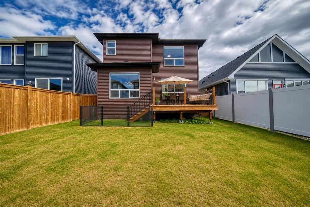 137 Creekside Way Sw, Calgary, AB - Outdoor