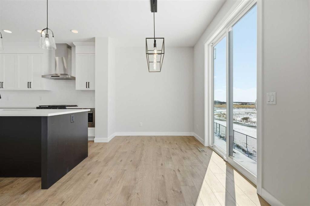 358 Kinniburgh Loop, Chestermere, AB - Indoor Photo Showing Other Room