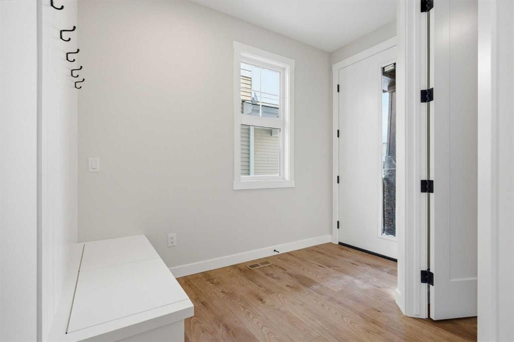 358 Kinniburgh Loop, Chestermere, AB - Indoor Photo Showing Other Room