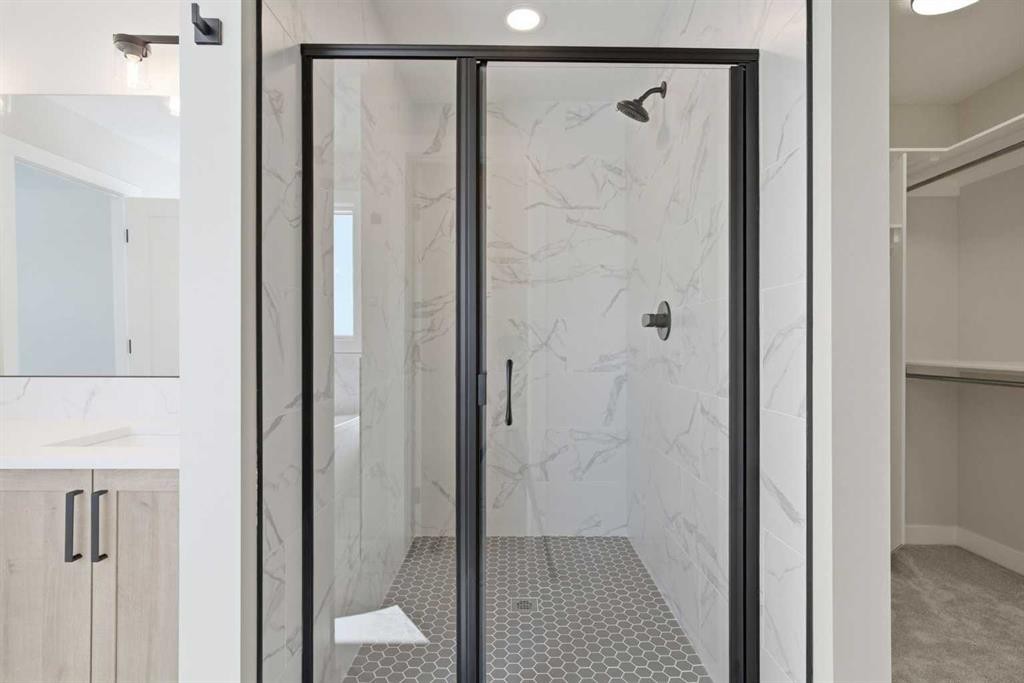 358 Kinniburgh Loop, Chestermere, AB - Indoor Photo Showing Bathroom