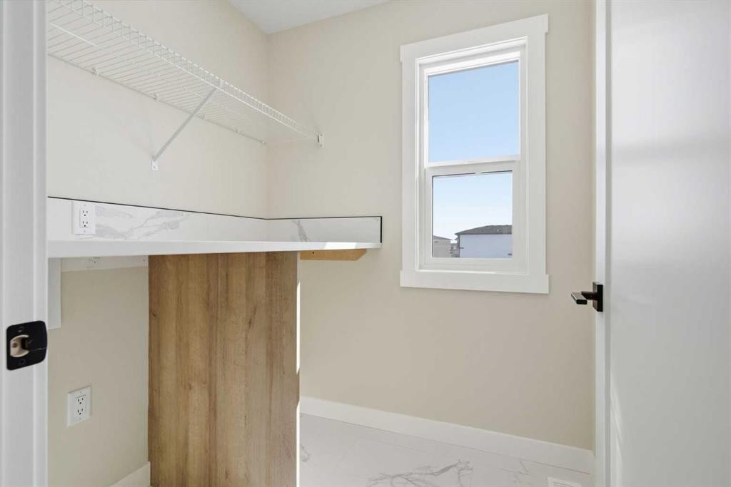 358 Kinniburgh Loop, Chestermere, AB - Indoor