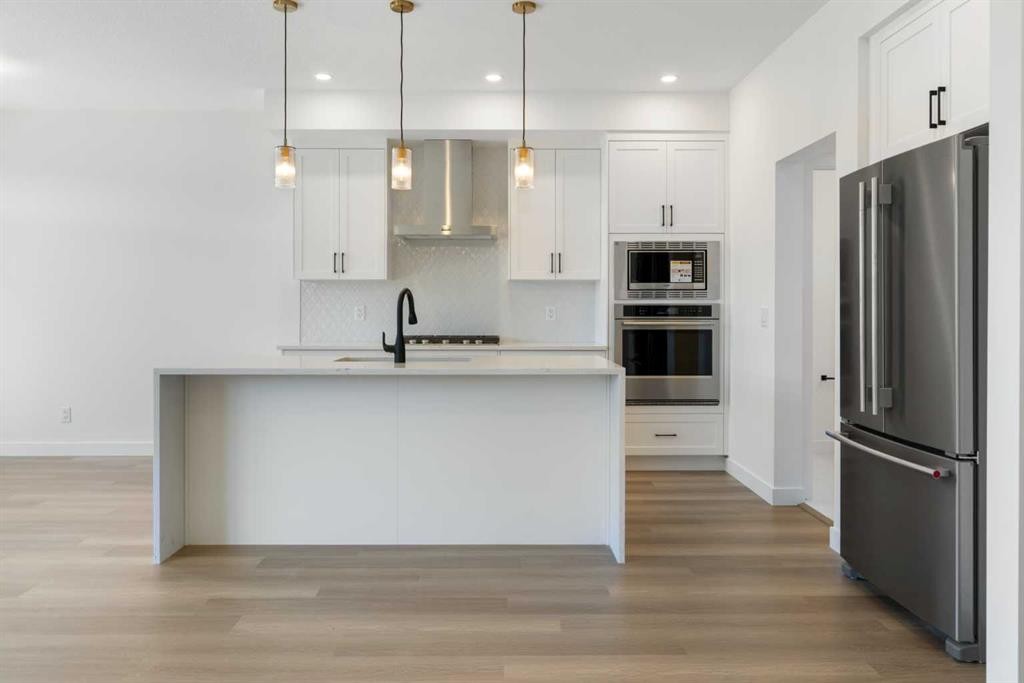 118-2230 81St Street Sw, Calgary, AB - Indoor Photo Showing Kitchen With Upgraded Kitchen