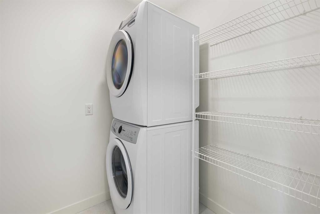 118-2230 81St Street Sw, Calgary, AB - Indoor Photo Showing Laundry Room