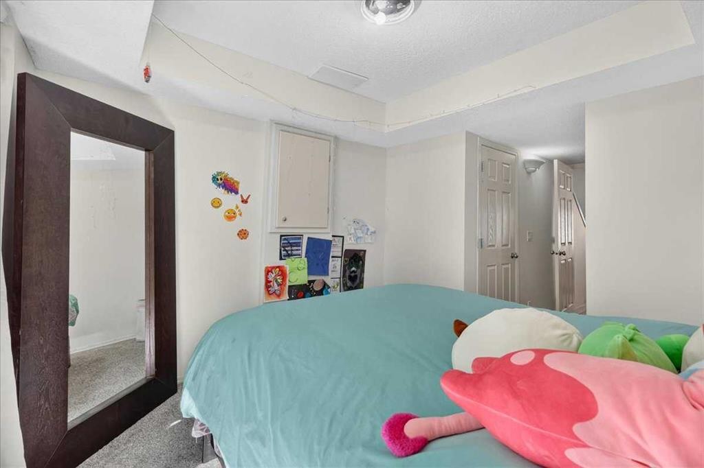 137 Bridlewood Lane Sw, Calgary, AB - Indoor Photo Showing Bedroom