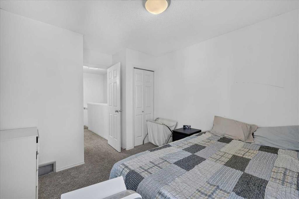 137 Bridlewood Lane Sw, Calgary, AB - Indoor Photo Showing Bedroom