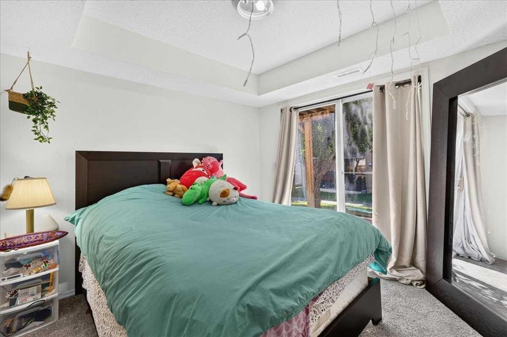 137 Bridlewood Lane Sw, Calgary, AB - Indoor Photo Showing Bedroom