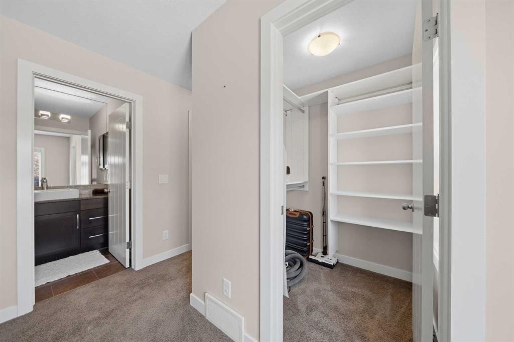 464 Quarry Villas Se, Calgary, AB - Indoor