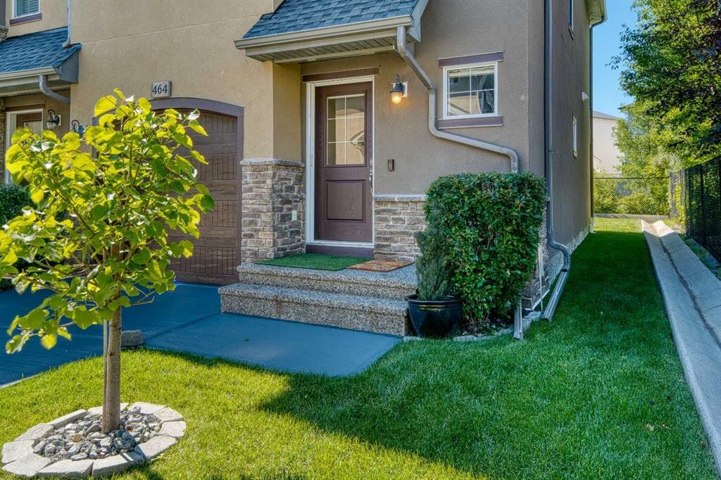 464 Quarry Villas Se, Calgary, AB - Outdoor