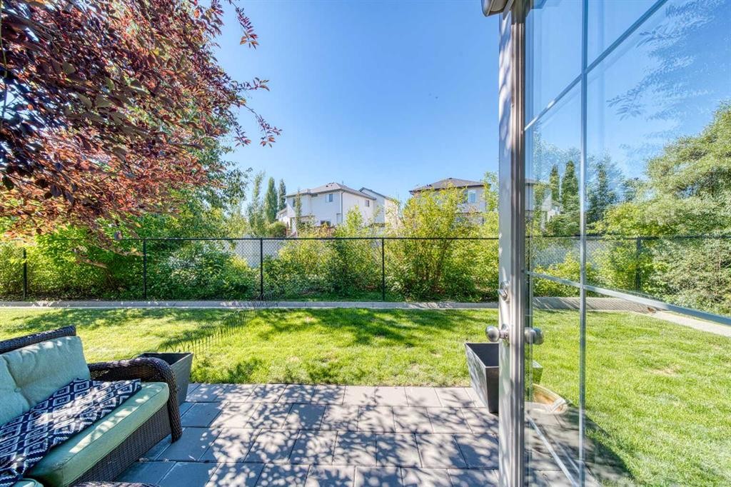 464 Quarry Villas Se, Calgary, AB - Outdoor