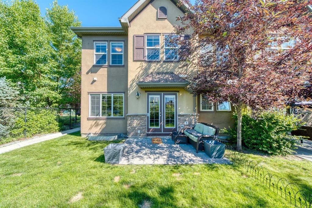 464 Quarry Villas Se, Calgary, AB - Outdoor