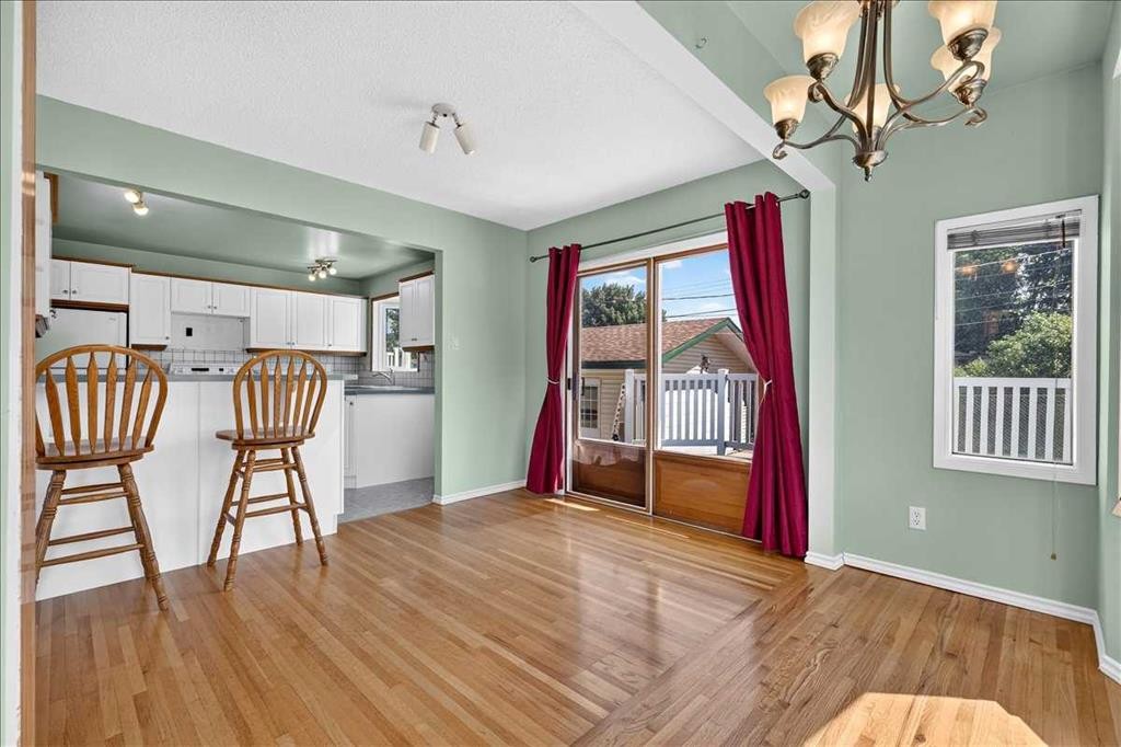 7727 Bowcliffe Crescent Nw, Calgary, AB - Indoor