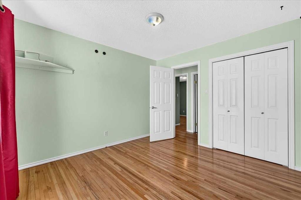 7727 Bowcliffe Crescent Nw, Calgary, AB - Indoor