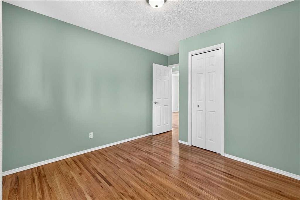 7727 Bowcliffe Crescent Nw, Calgary, AB - Indoor Photo Showing Other Room