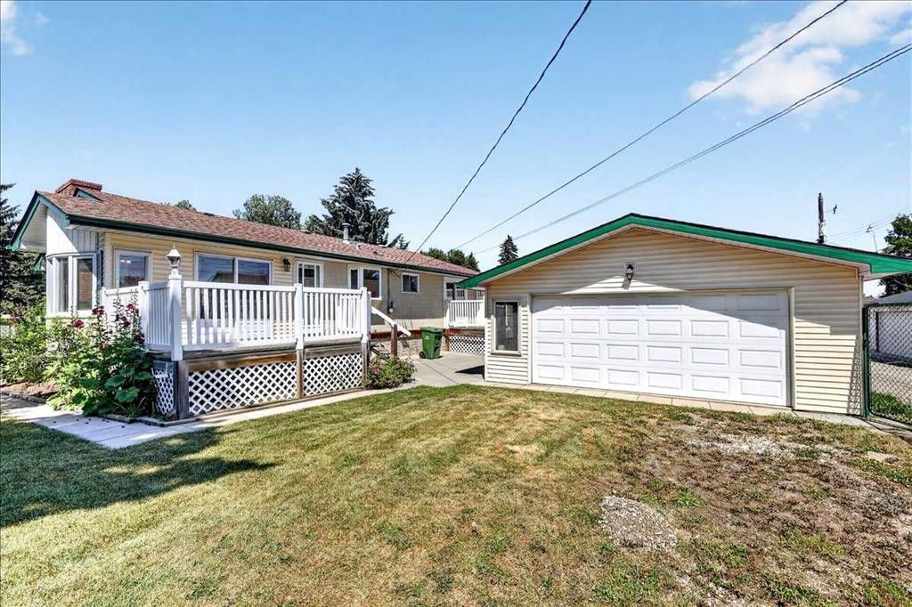 7727 Bowcliffe Crescent Nw, Calgary, AB - Outdoor With Deck Patio Veranda