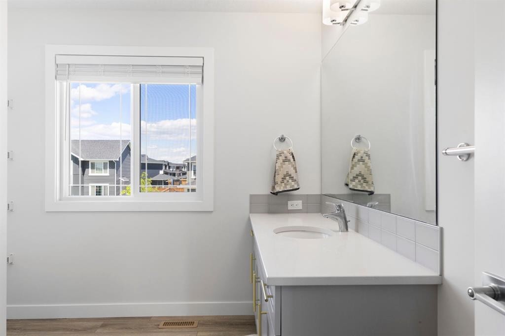 183 Brander Avenue, Langdon, AB - Indoor Photo Showing Bathroom
