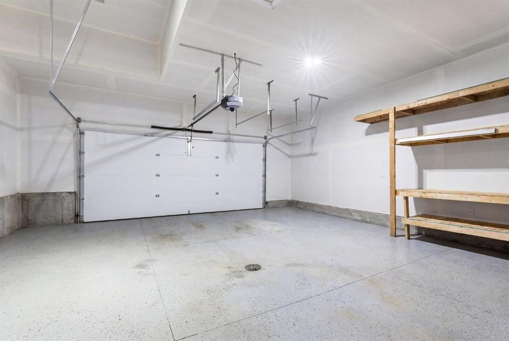 183 Brander Avenue, Langdon, AB - Indoor Photo Showing Garage