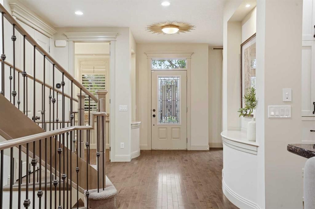 4221 17 Street Sw, Calgary, AB - Indoor Photo Showing Other Room