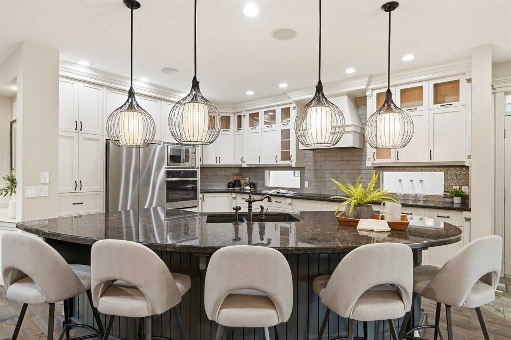 4221 17 Street Sw, Calgary, AB - Indoor Photo Showing Dining Room