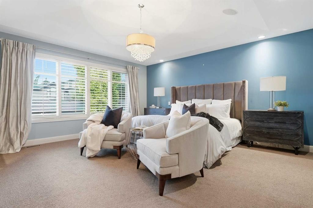 4221 17 Street Sw, Calgary, AB - Indoor Photo Showing Bedroom