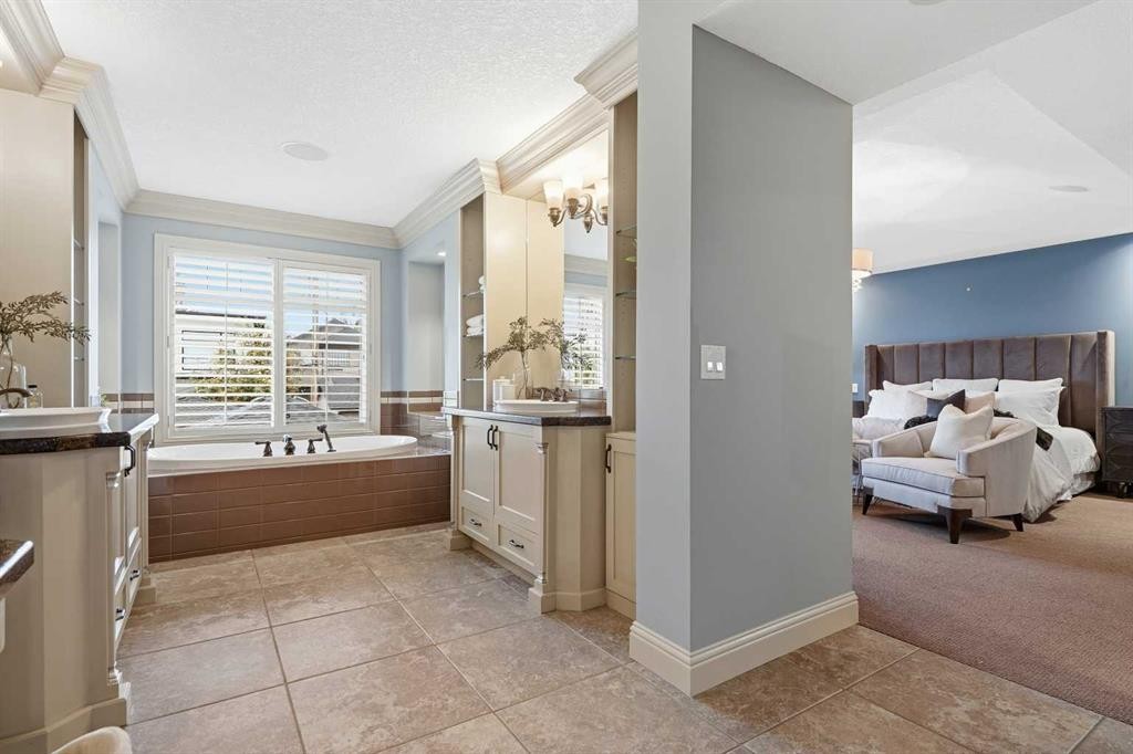 4221 17 Street Sw, Calgary, AB - Indoor Photo Showing Other Room