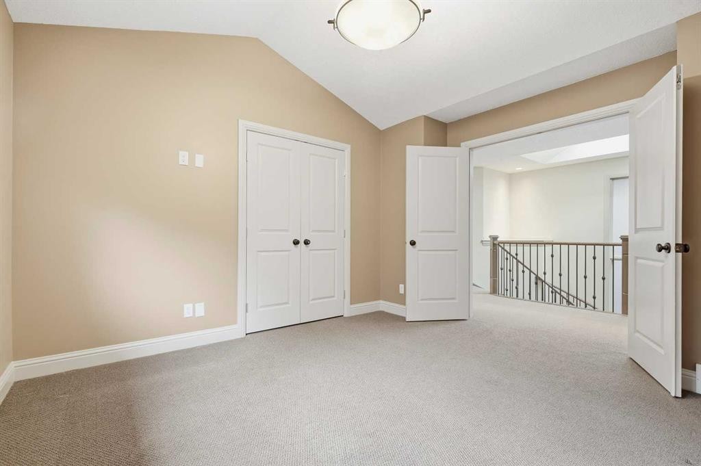 4221 17 Street Sw, Calgary, AB - Indoor Photo Showing Other Room