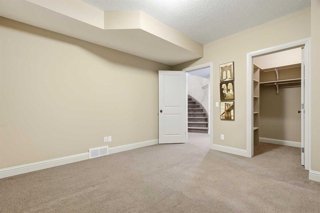 4221 17 Street Sw, Calgary, AB - Indoor Photo Showing Other Room