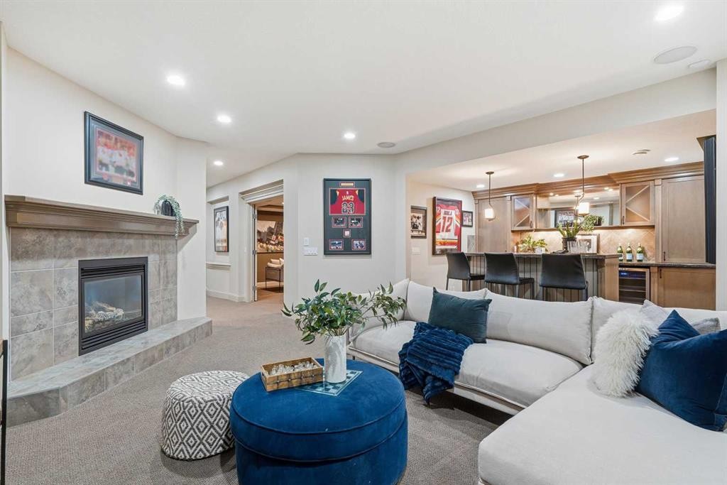 4221 17 Street Sw, Calgary, AB - Indoor Photo Showing Living Room With Fireplace