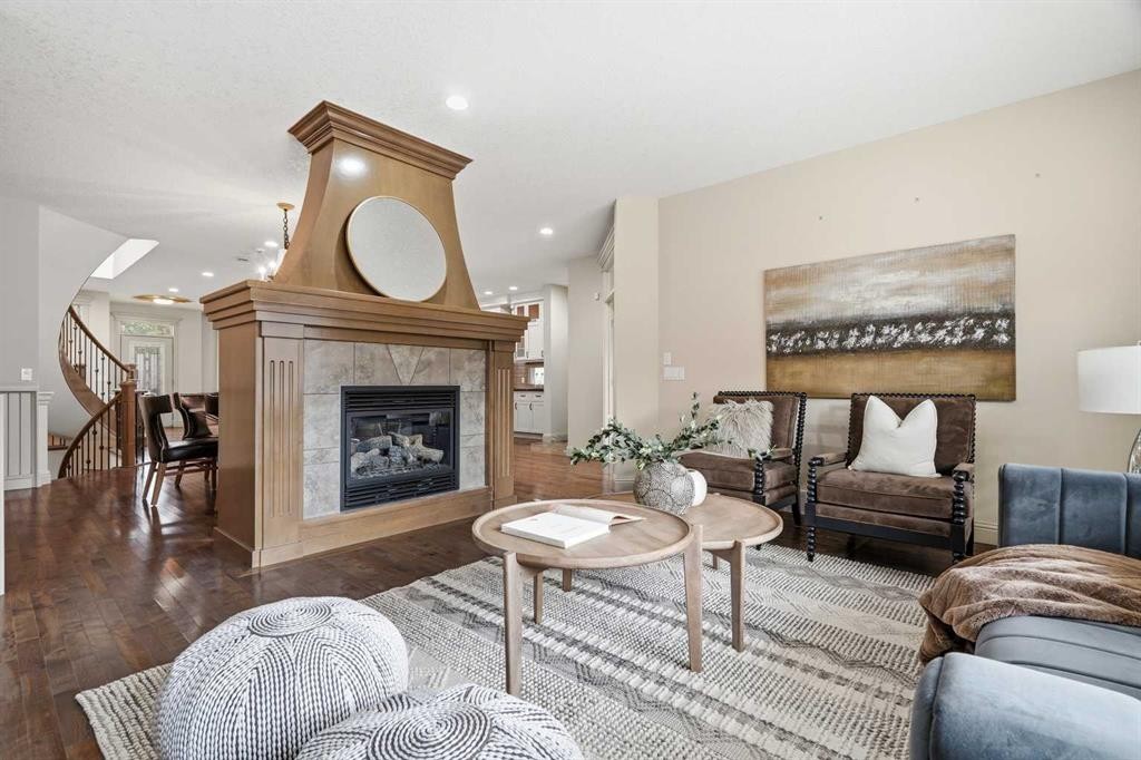4221 17 Street Sw, Calgary, AB - Indoor Photo Showing Living Room With Fireplace