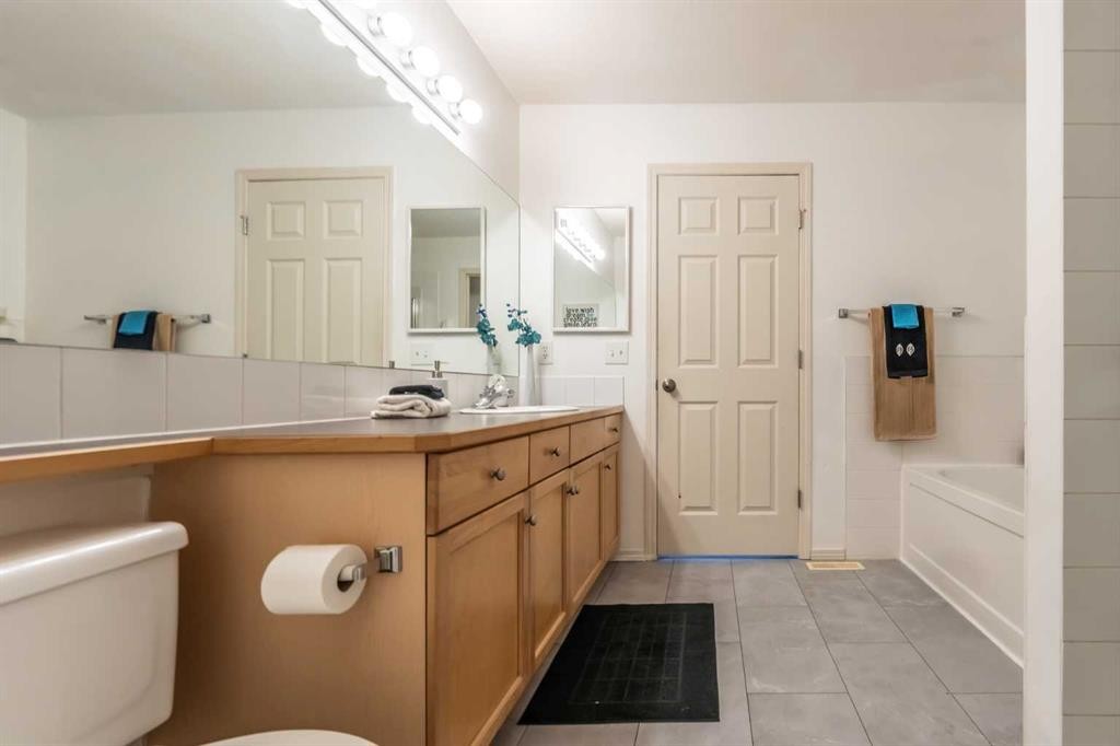 203 Coville Close Ne, Calgary, AB - Indoor Photo Showing Bathroom