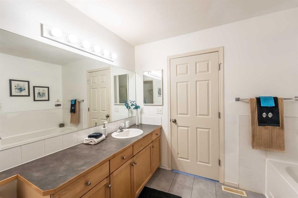 203 Coville Close Ne, Calgary, AB - Indoor Photo Showing Bathroom