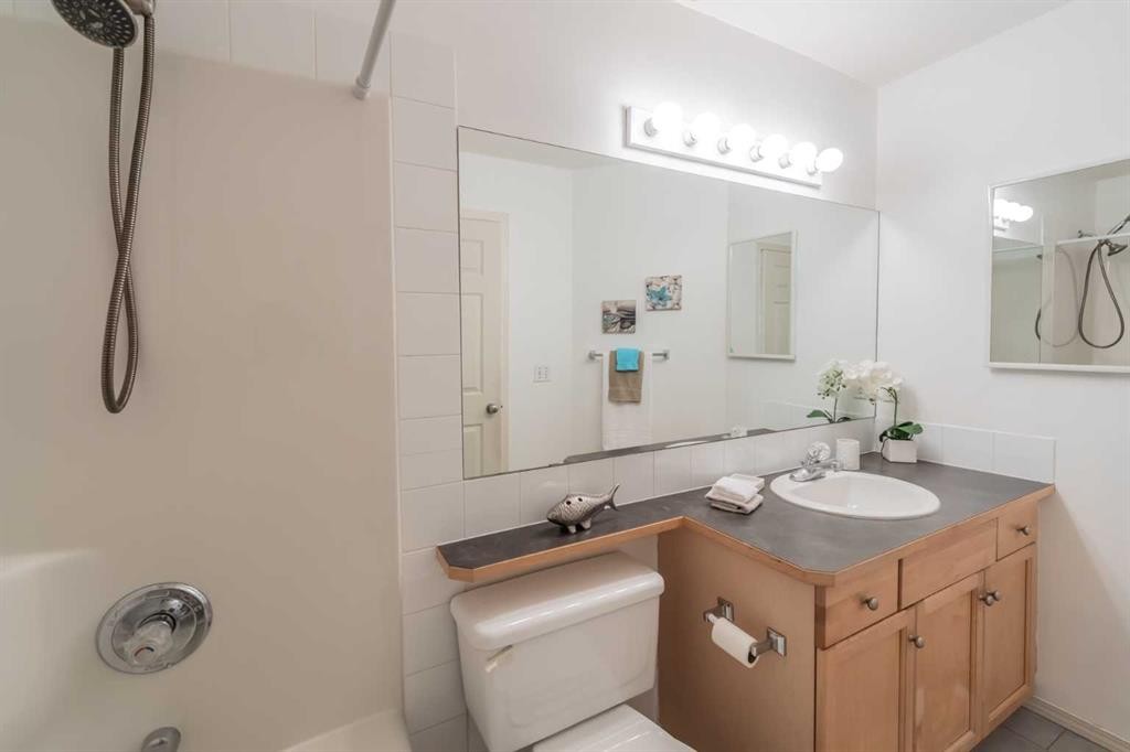 203 Coville Close Ne, Calgary, AB - Indoor Photo Showing Bathroom