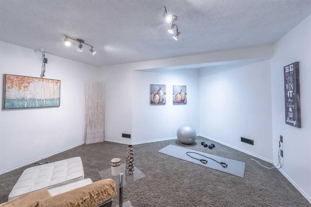 203 Coville Close Ne, Calgary, AB - Indoor