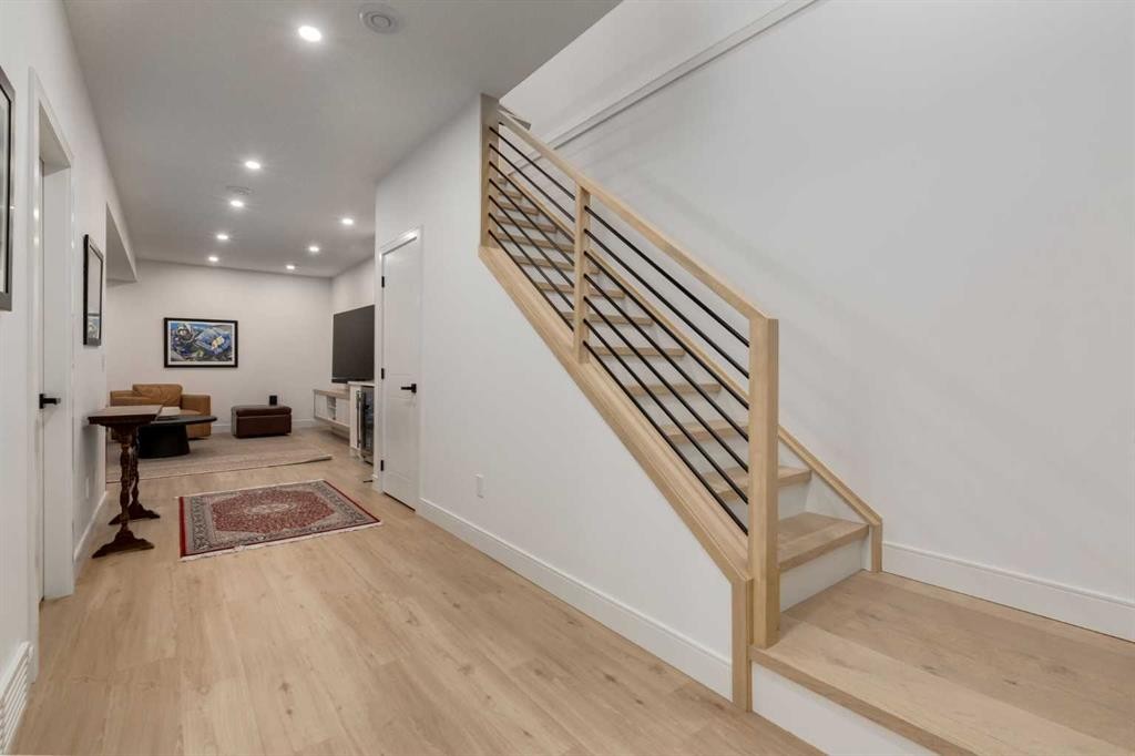 3719 2 Avenue Sw, Calgary, AB - Indoor Photo Showing Other Room
