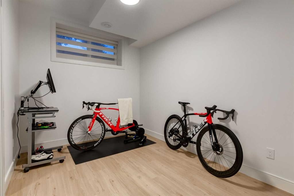 3719 2 Avenue Sw, Calgary, AB - Indoor Photo Showing Other Room