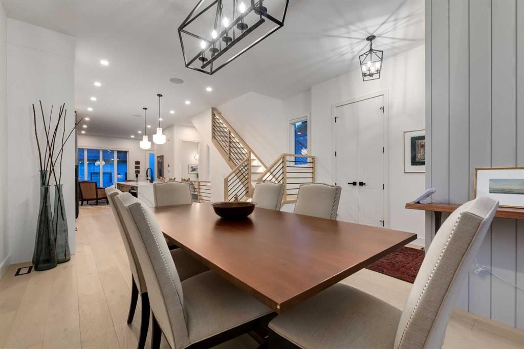 3719 2 Avenue Sw, Calgary, AB - Indoor Photo Showing Dining Room
