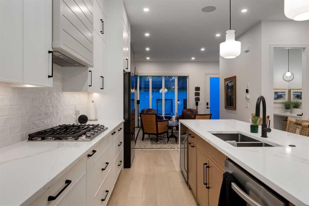 3719 2 Avenue Sw, Calgary, AB - Indoor Photo Showing Kitchen With Double Sink With Upgraded Kitchen