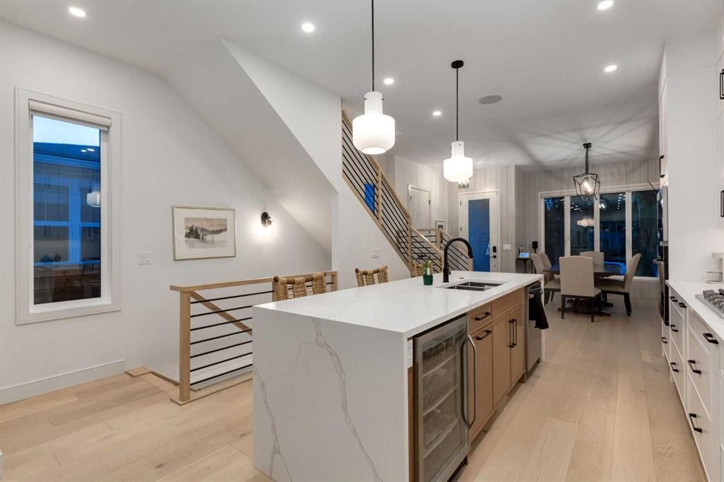 3719 2 Avenue Sw, Calgary, AB - Indoor Photo Showing Kitchen With Upgraded Kitchen