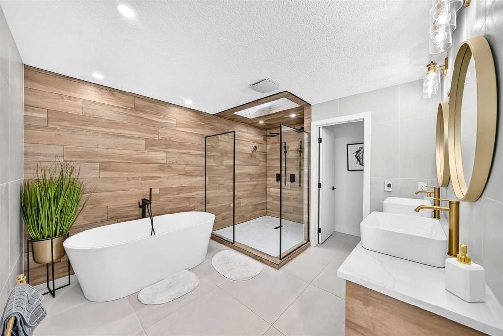 10909 Hidden Valley Drive Nw, Calgary, AB - Indoor Photo Showing Bedroom