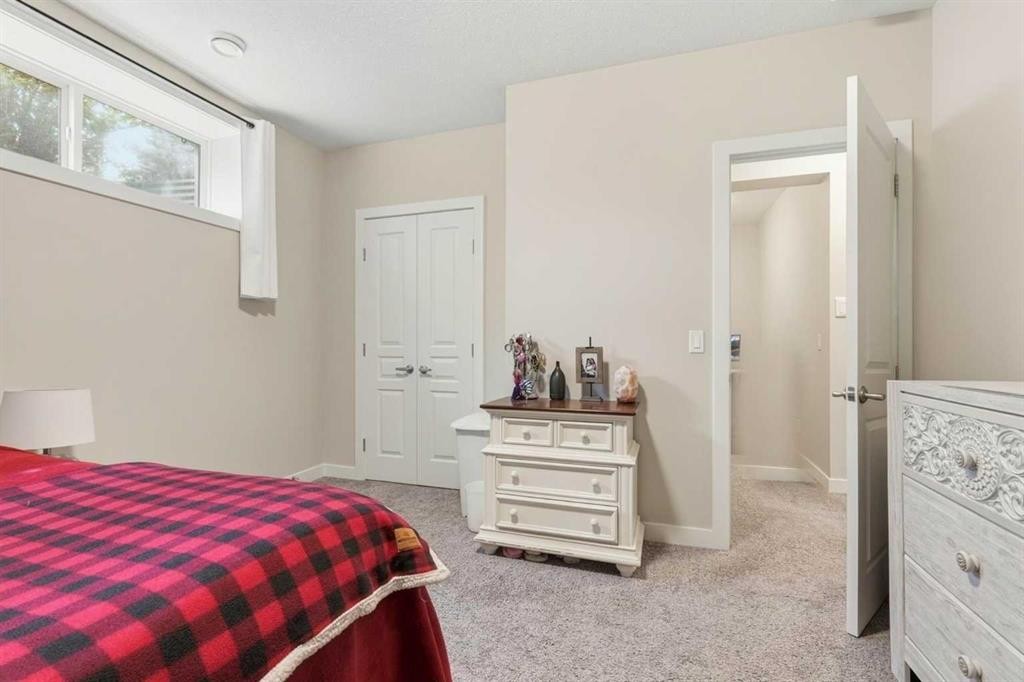 237 Mahogany Parade Se, Calgary, AB