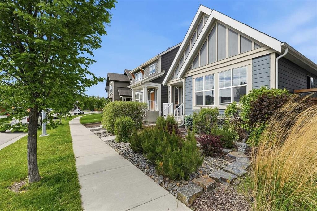 237 Mahogany Parade Se, Calgary, AB