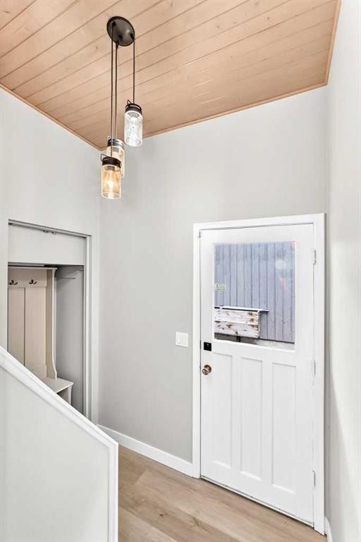 114 Midcrest Crescent Se, Calgary, AB - Indoor Photo Showing Other Room